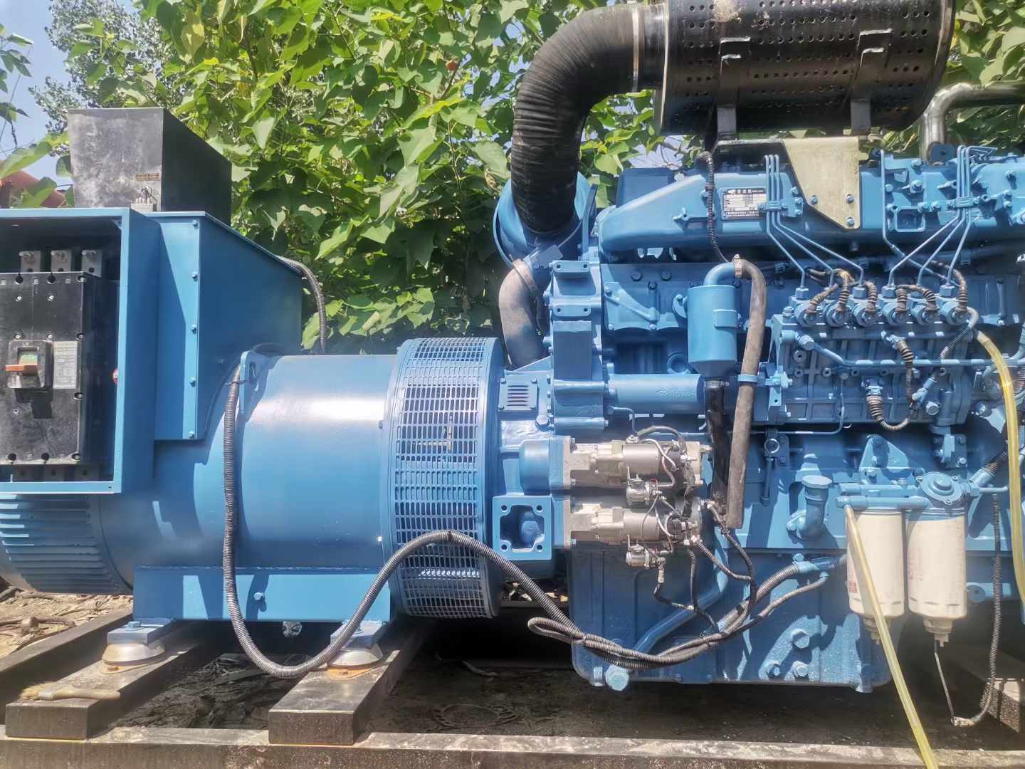 莲池详细说明降低 800kW 柴油发电机输出电流波动的方法