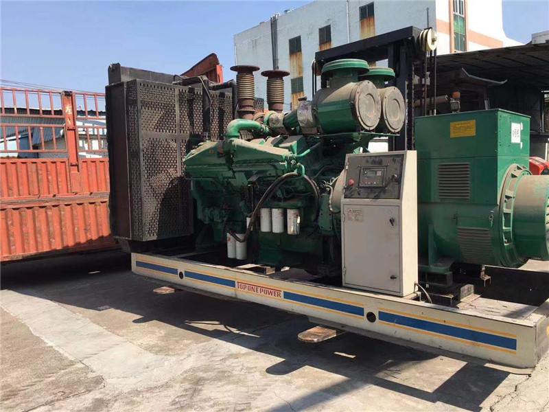 莲池如何判断柴油发电机组的机油温度是否达到了合适的预热温度?